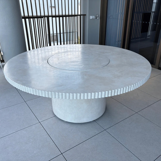Le Serve | Enzo Round